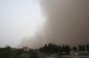南疆地区遭遇2013年首场强沙尘暴天气
